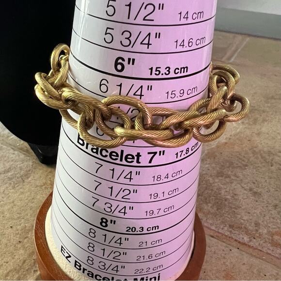 John Wind Sorority E Charm Gold Tone Chainlink Bracelet - Picture 4 of 6